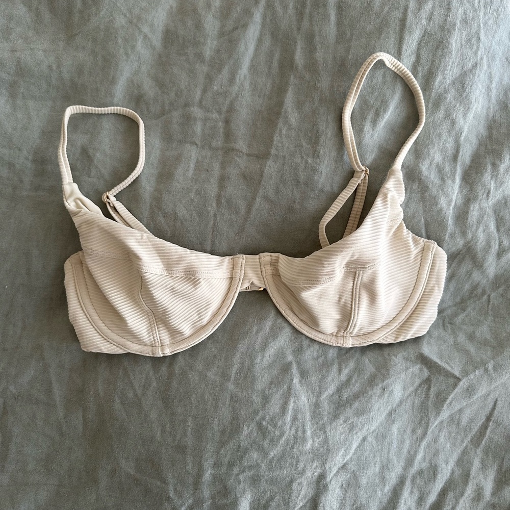 Lahana swim cream bikini top. Size medium